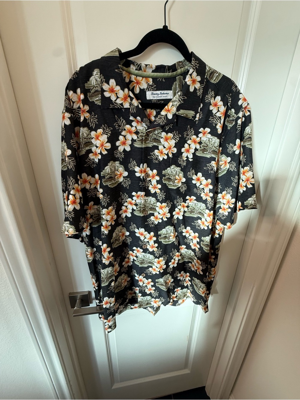 Tommy Bahama Black Short-Sleeve Floral Camp Shirt